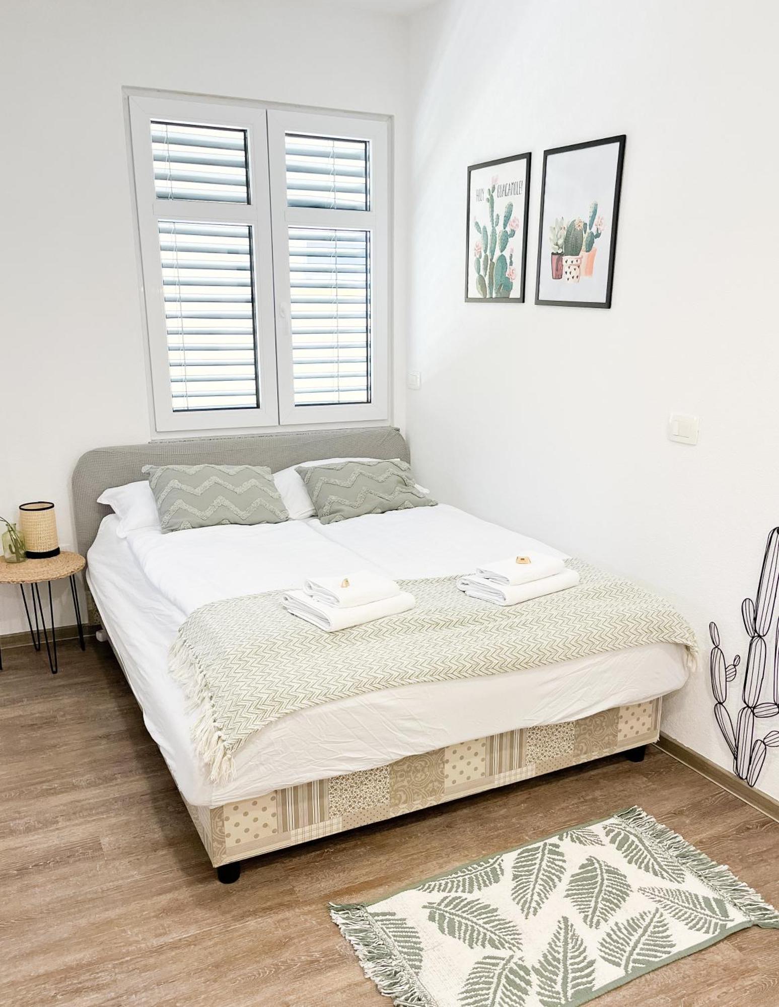 Anita'S Studio Apartments Любляна Экстерьер фото