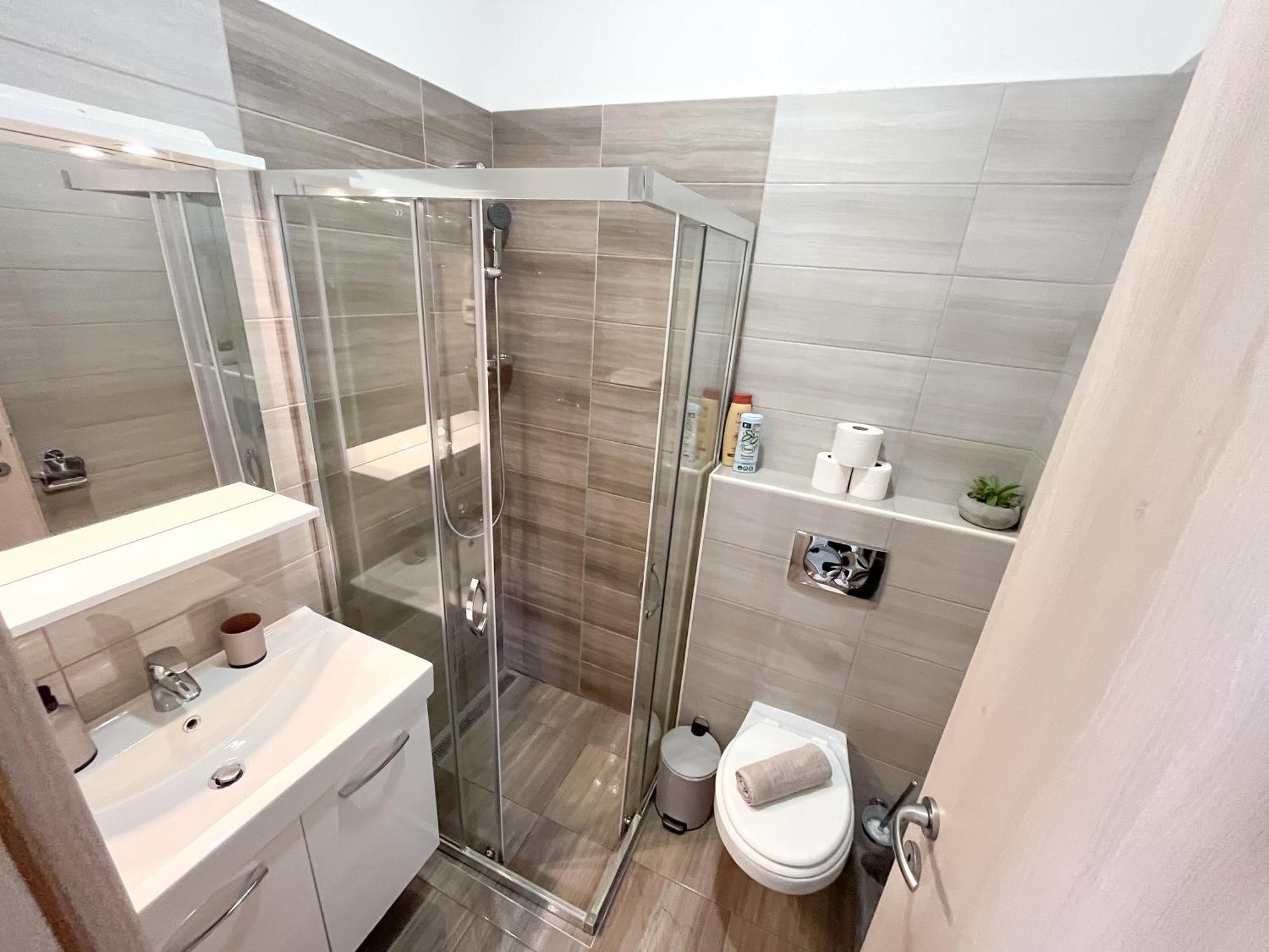 Anita'S Studio Apartments Любляна Экстерьер фото