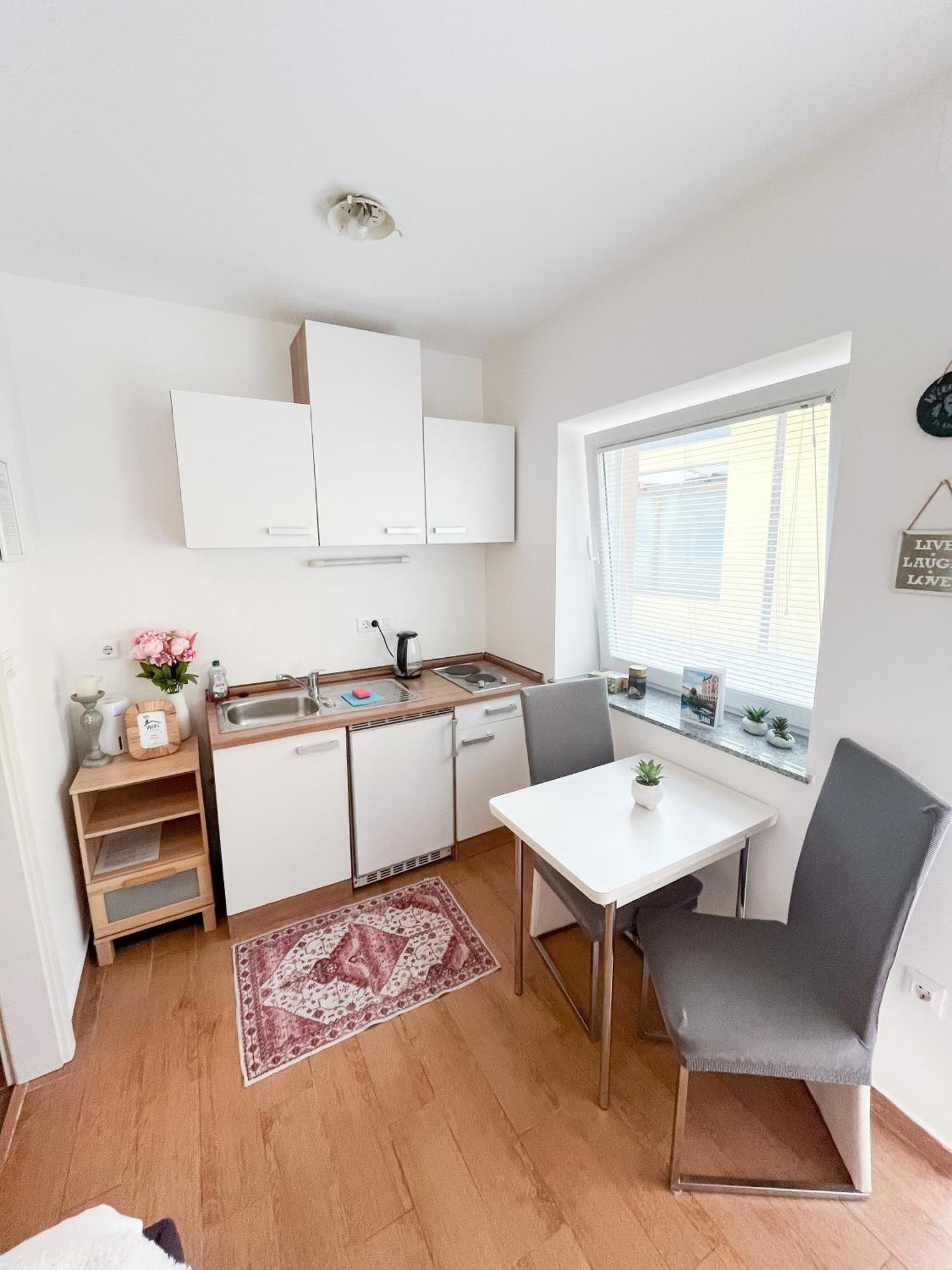 Anita'S Studio Apartments Любляна Экстерьер фото