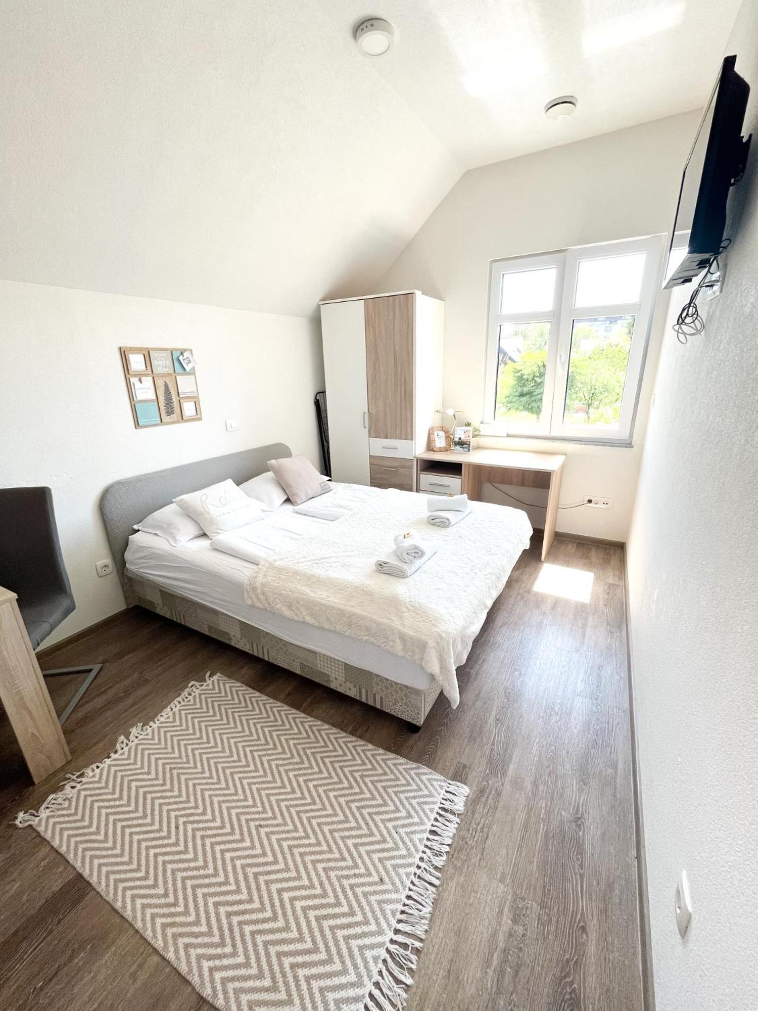 Anita'S Studio Apartments Любляна Экстерьер фото