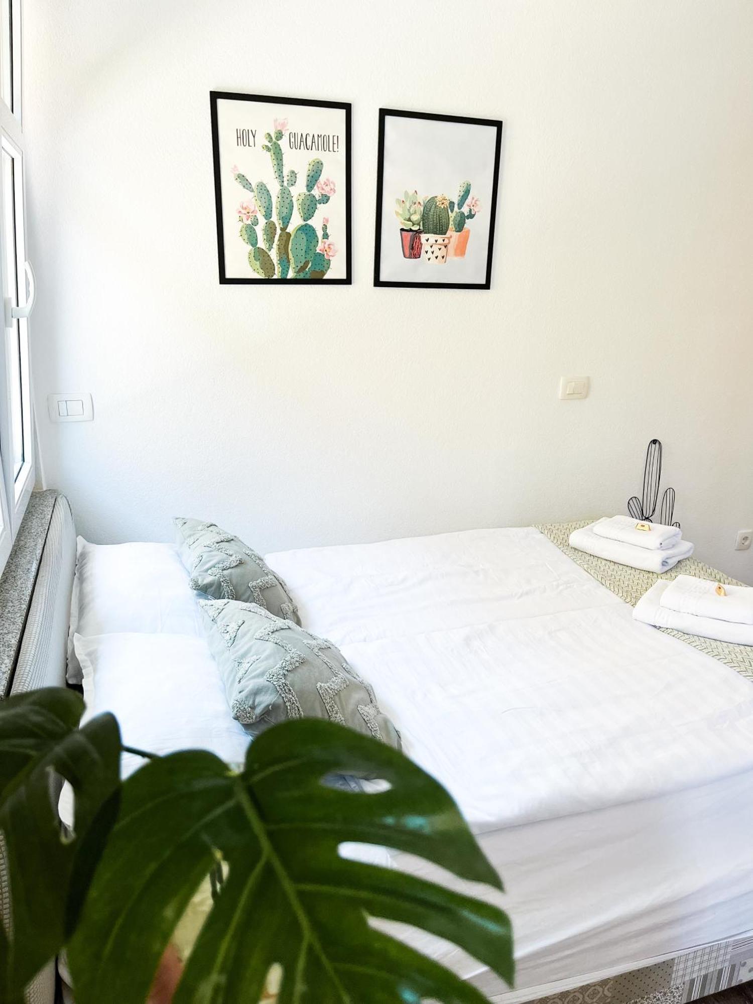 Anita'S Studio Apartments Любляна Экстерьер фото