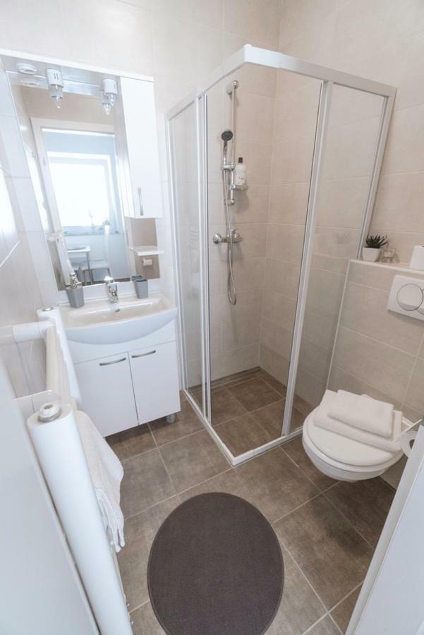 Anita'S Studio Apartments Любляна Экстерьер фото